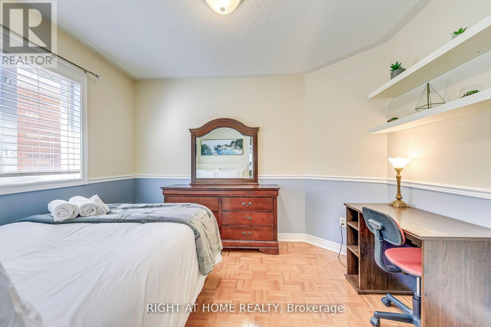 814 Brass Winds Place, Mississauga, Ontario  L5W 1T4 - Photo 27 - W12950684