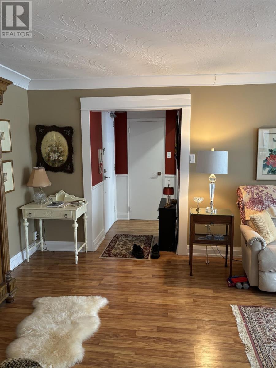 570 Macdonald Ave # 203, Sault Ste. Marie, Ontario  P6B 1J3 - Photo 2 - SM260601