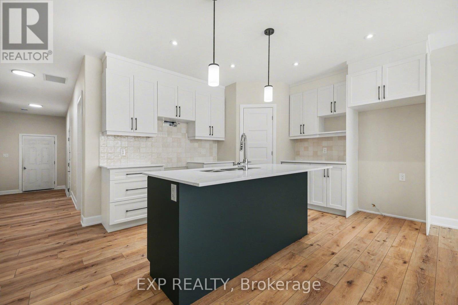 448 Falcon Lane, Russell, Ontario  K4R 0M5 - Photo 6 - X12718702