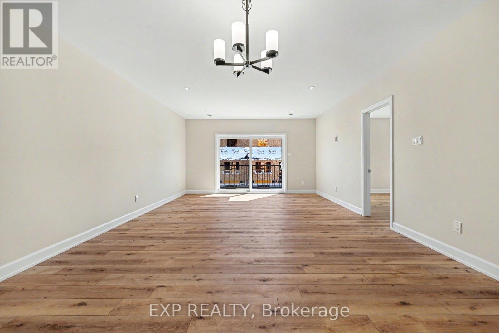 448 Falcon Lane, Russell, Ontario  K4R 0M5 - Photo 5 - X12718702