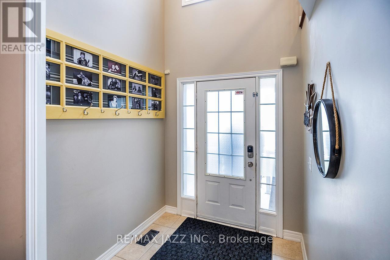 174 Southfield Avenue, Clarington, Ontario  L1E 3K1 - Photo 4 - E12953438