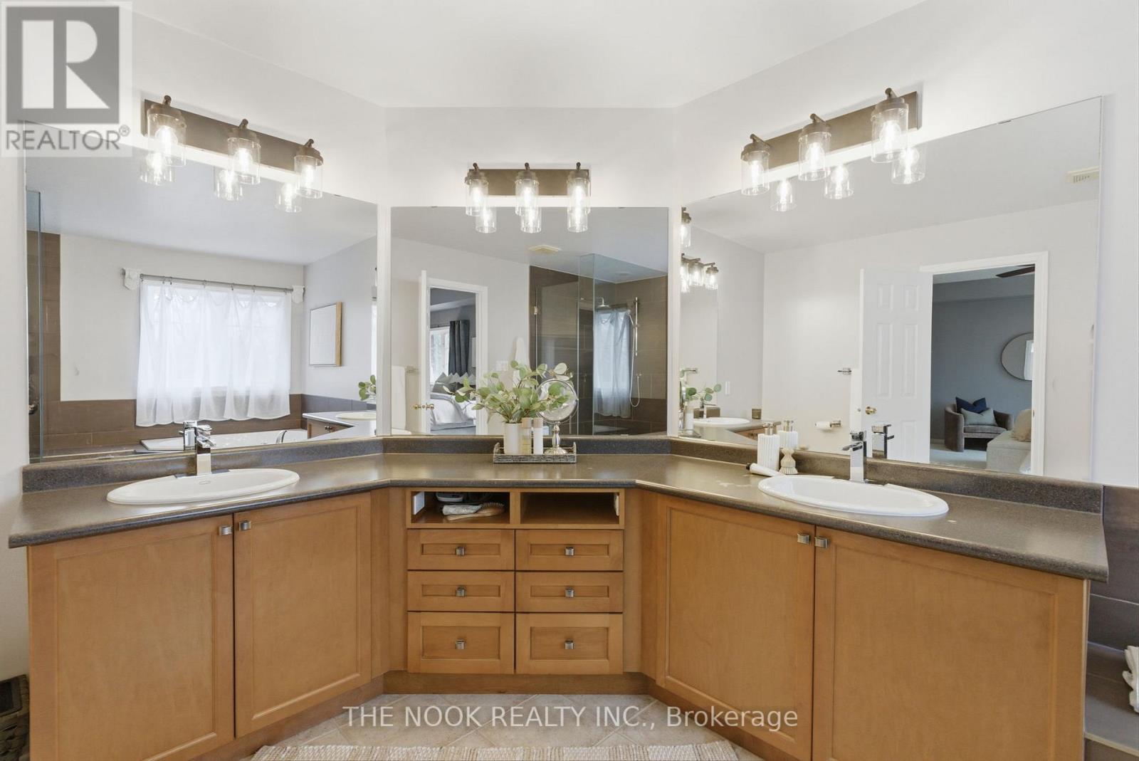 113 Feint Drive, Ajax, Ontario  L1T 0E8 - Photo 27 - E12953466