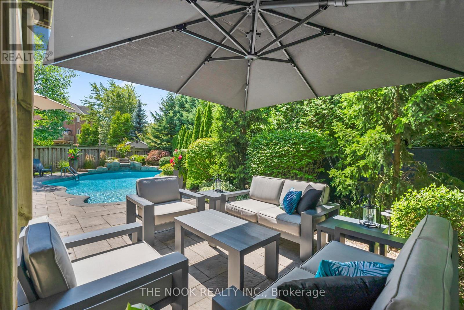 113 Feint Drive, Ajax, Ontario  L1T 0E8 - Photo 3 - E12953466