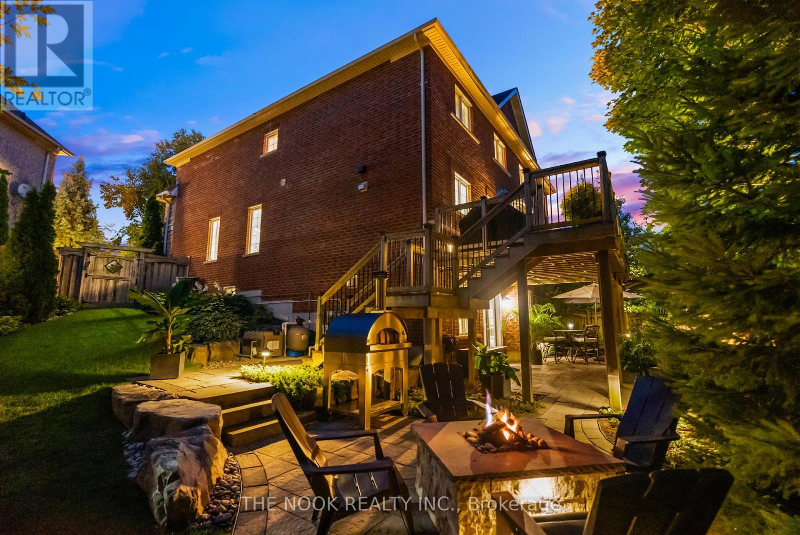 113 Feint Drive, Ajax, Ontario  L1T 0E8 - Photo 5 - E12953466