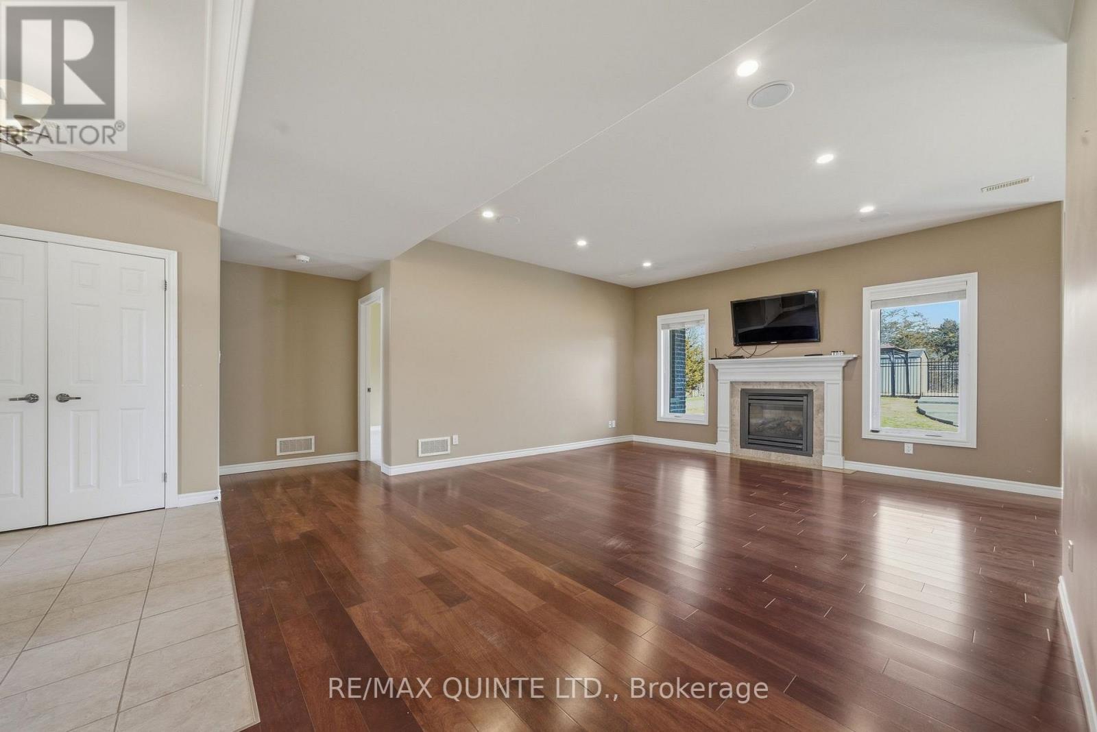 3717 County Rd 3 Road, Prince Edward County, Ontario  K0K 1L0 - Photo 11 - X12953408