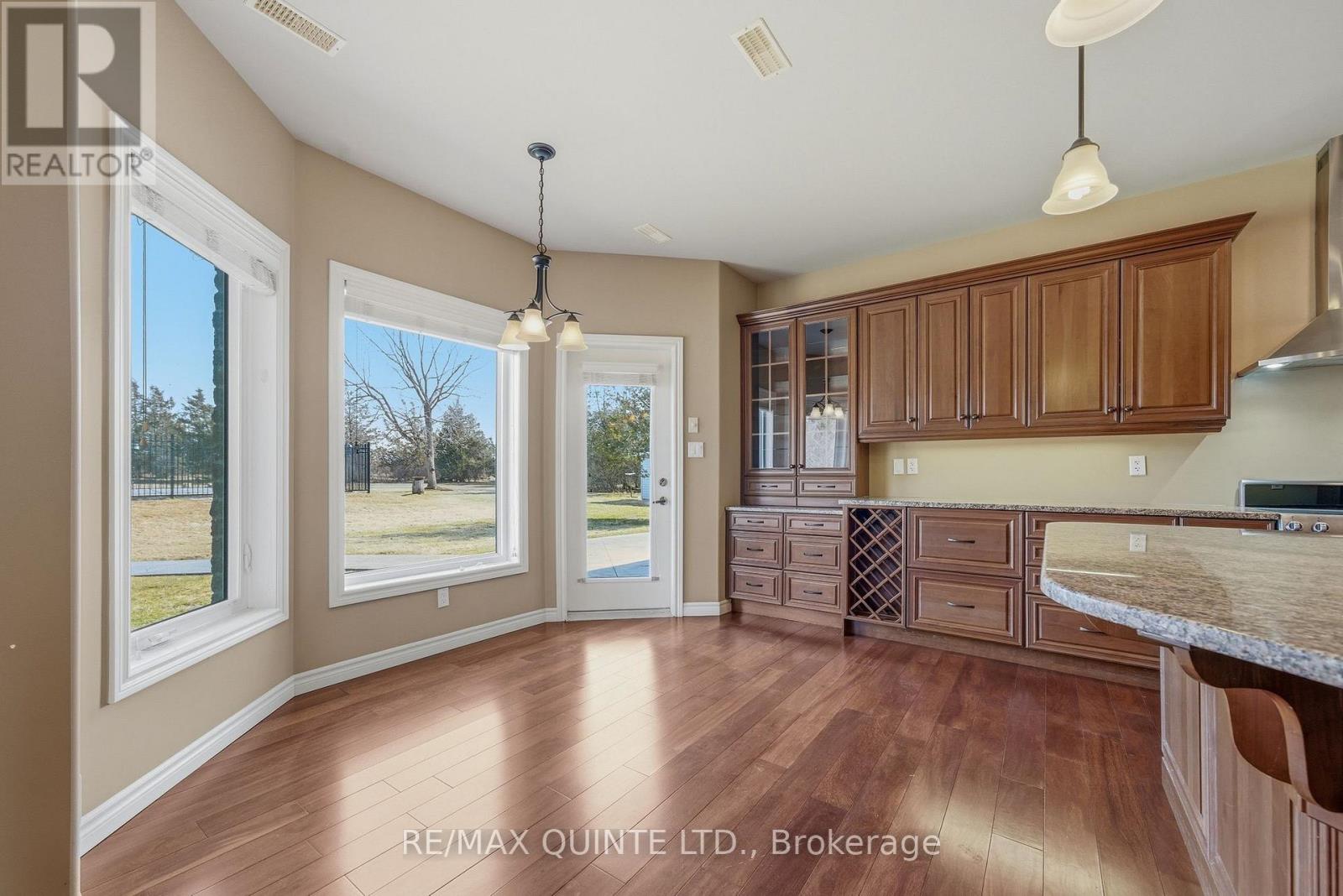 3717 County Rd 3 Road, Prince Edward County, Ontario  K0K 1L0 - Photo 14 - X12953408