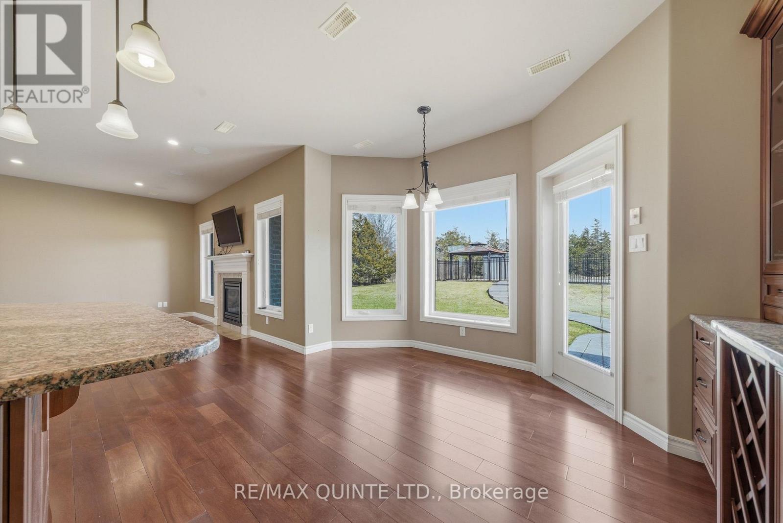 3717 County Rd 3 Road, Prince Edward County, Ontario  K0K 1L0 - Photo 17 - X12953408