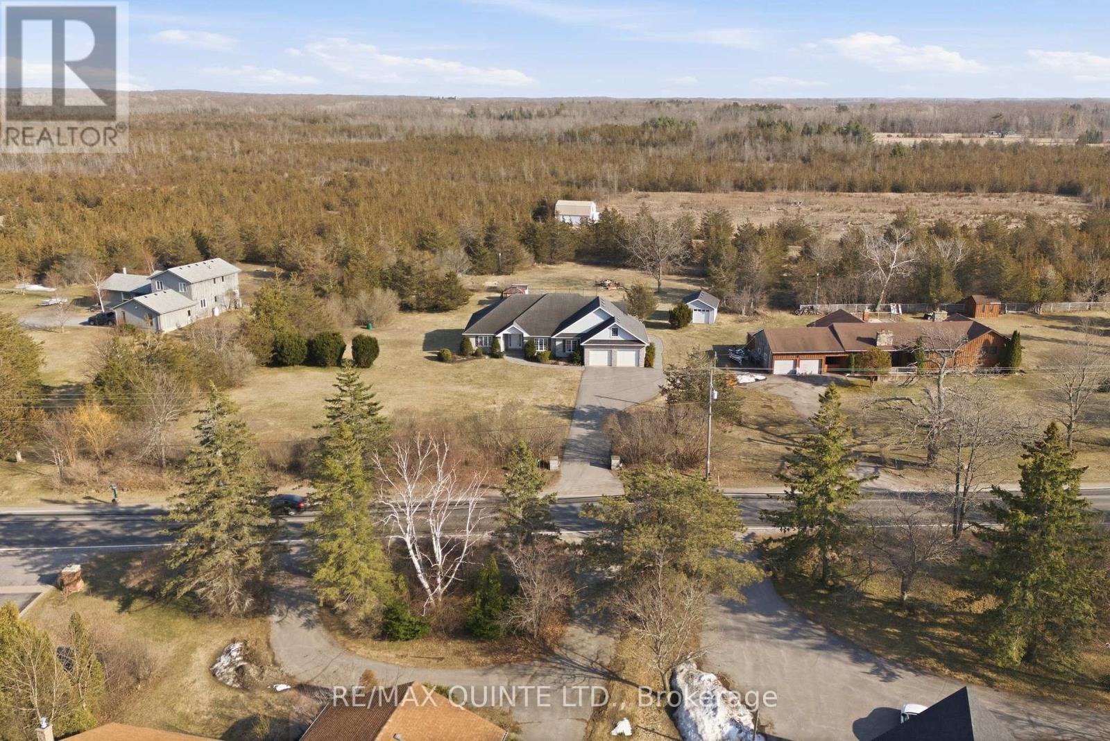 3717 County Rd 3 Road, Prince Edward County, Ontario  K0K 1L0 - Photo 2 - X12953408