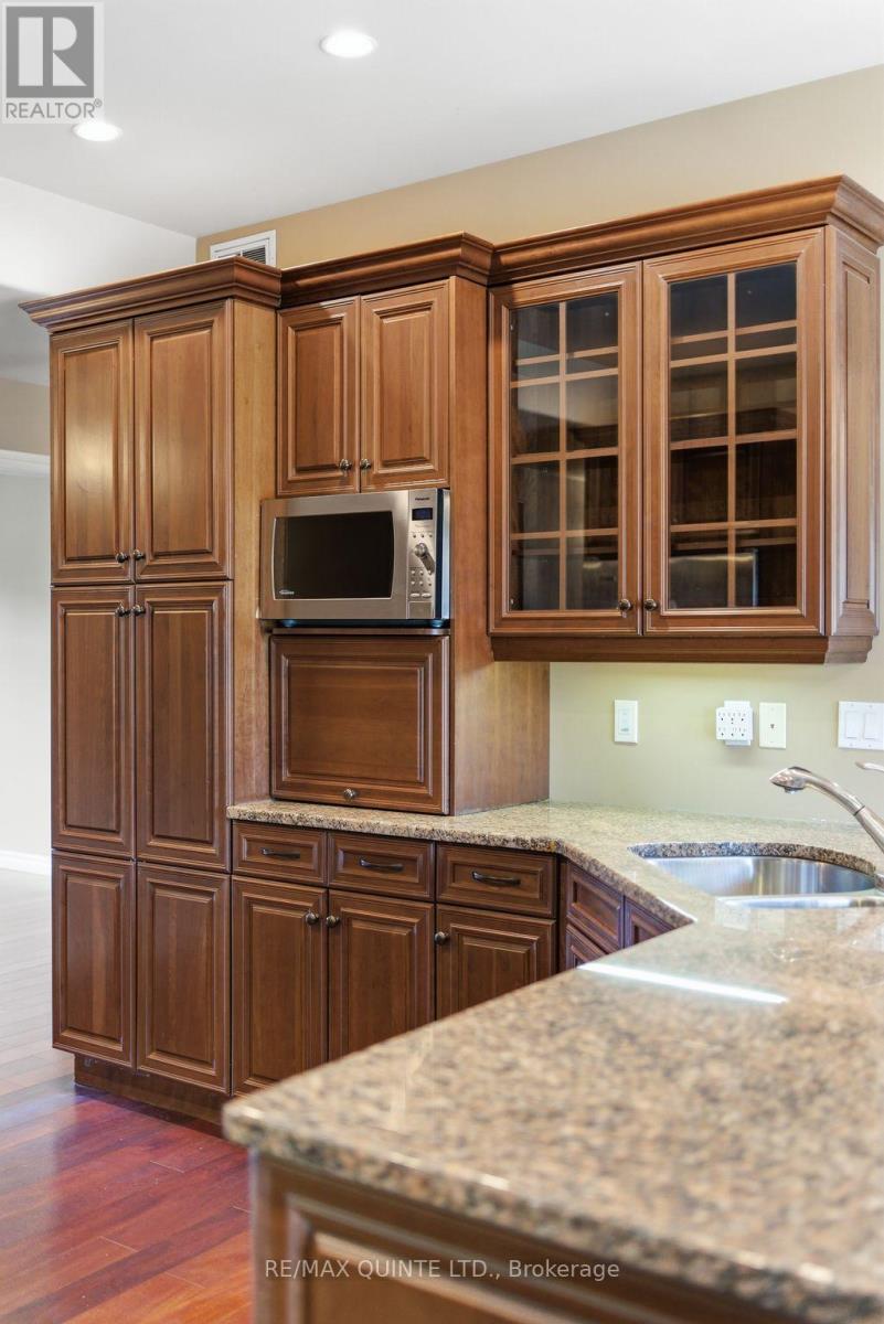 3717 County Rd 3 Road, Prince Edward County, Ontario  K0K 1L0 - Photo 20 - X12953408