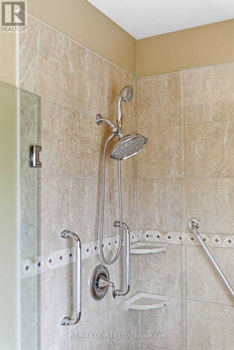 3717 County Rd 3 Road, Prince Edward County, Ontario  K0K 1L0 - Photo 32 - X12953408