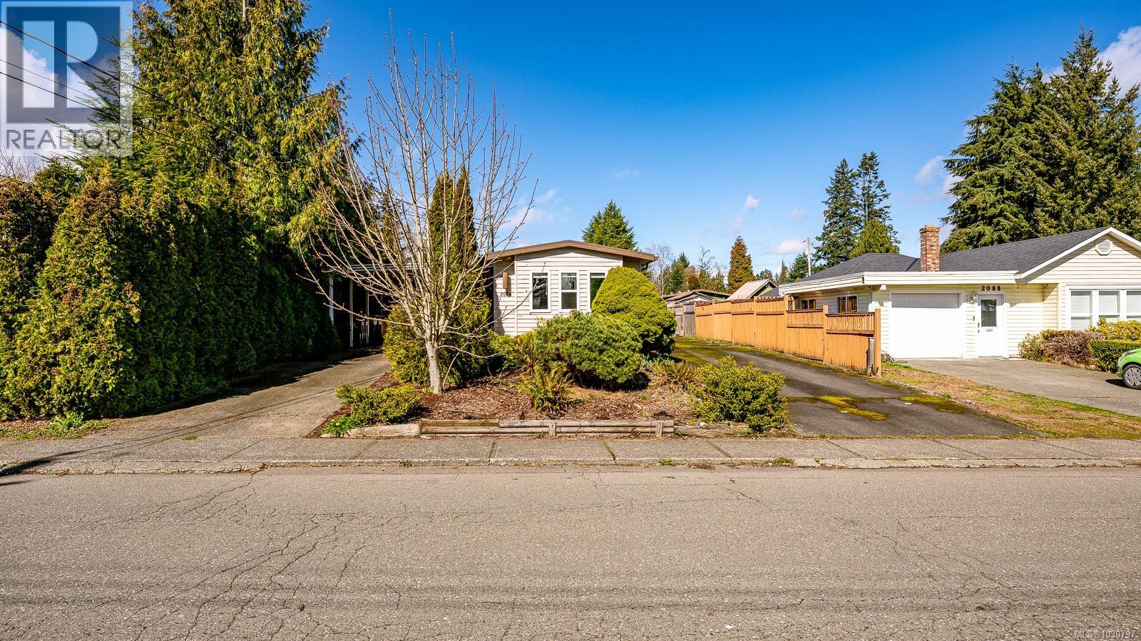 2074 6th St E, Courtenay, British Columbia  V9N 7L8 - Photo 2 - 1030797