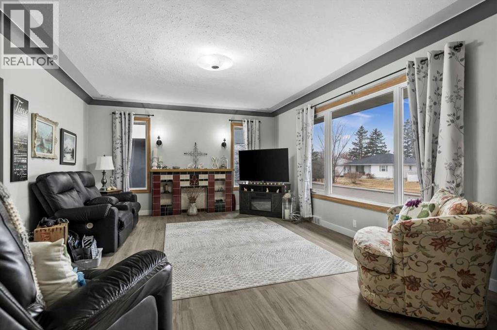 955 15 Avenue NE, Calgary, Alberta  T2E 1J2 - Photo 8 - A2292994