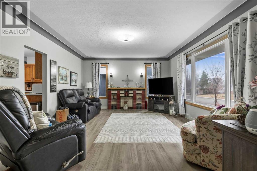 955 15 Avenue NE, Calgary, Alberta  T2E 1J2 - Photo 7 - A2292994