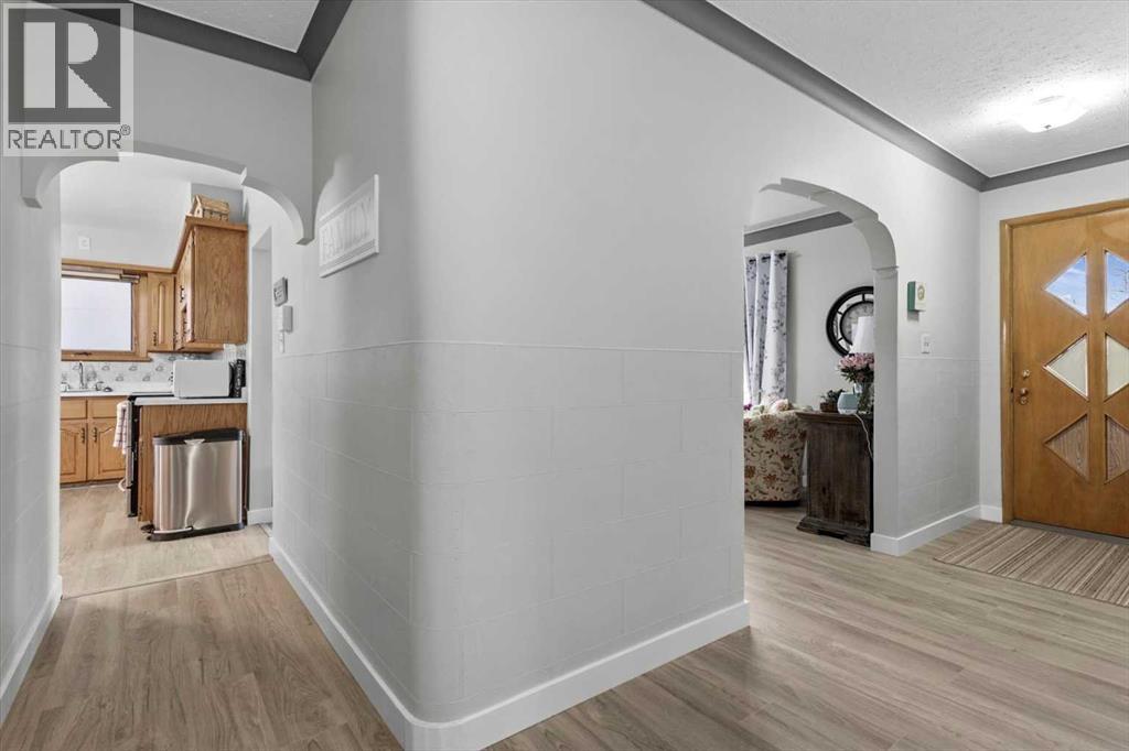 955 15 Avenue NE, Calgary, Alberta  T2E 1J2 - Photo 6 - A2292994