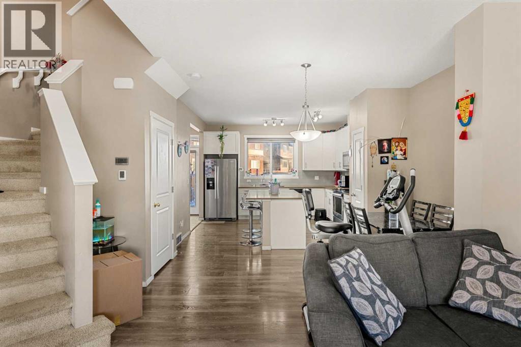 8916 46 Street NE, Calgary, Alberta  T3J 0X6 - Photo 4 - A2296624