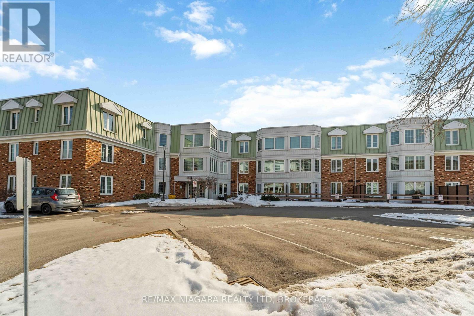 210 - 3420 Frederick Avenue, Lincoln, Ontario  L0R 2C0 - Photo 2 - X12953450