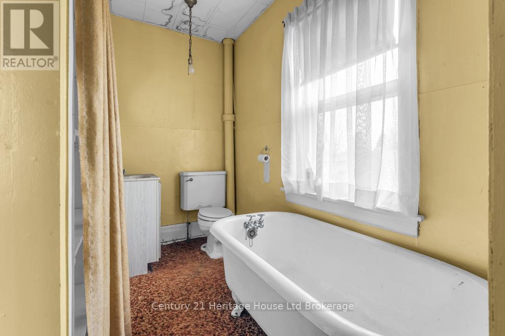 26 Pearl Street, Tillsonburg, Ontario  N4G 1L3 - Photo 15 - X12953470