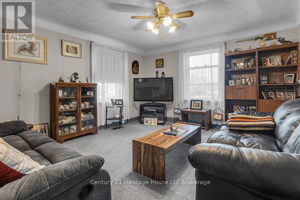 26 Pearl Street, Tillsonburg, Ontario  N4G 1L3 - Photo 3 - X12953470