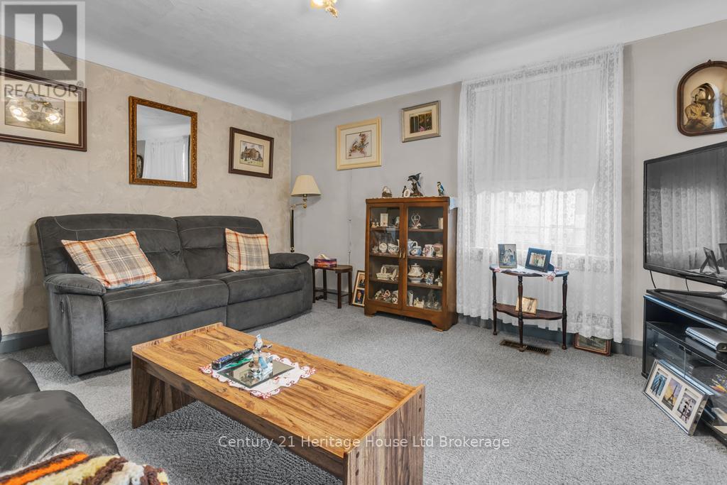 26 Pearl Street, Tillsonburg, Ontario  N4G 1L3 - Photo 4 - X12953470