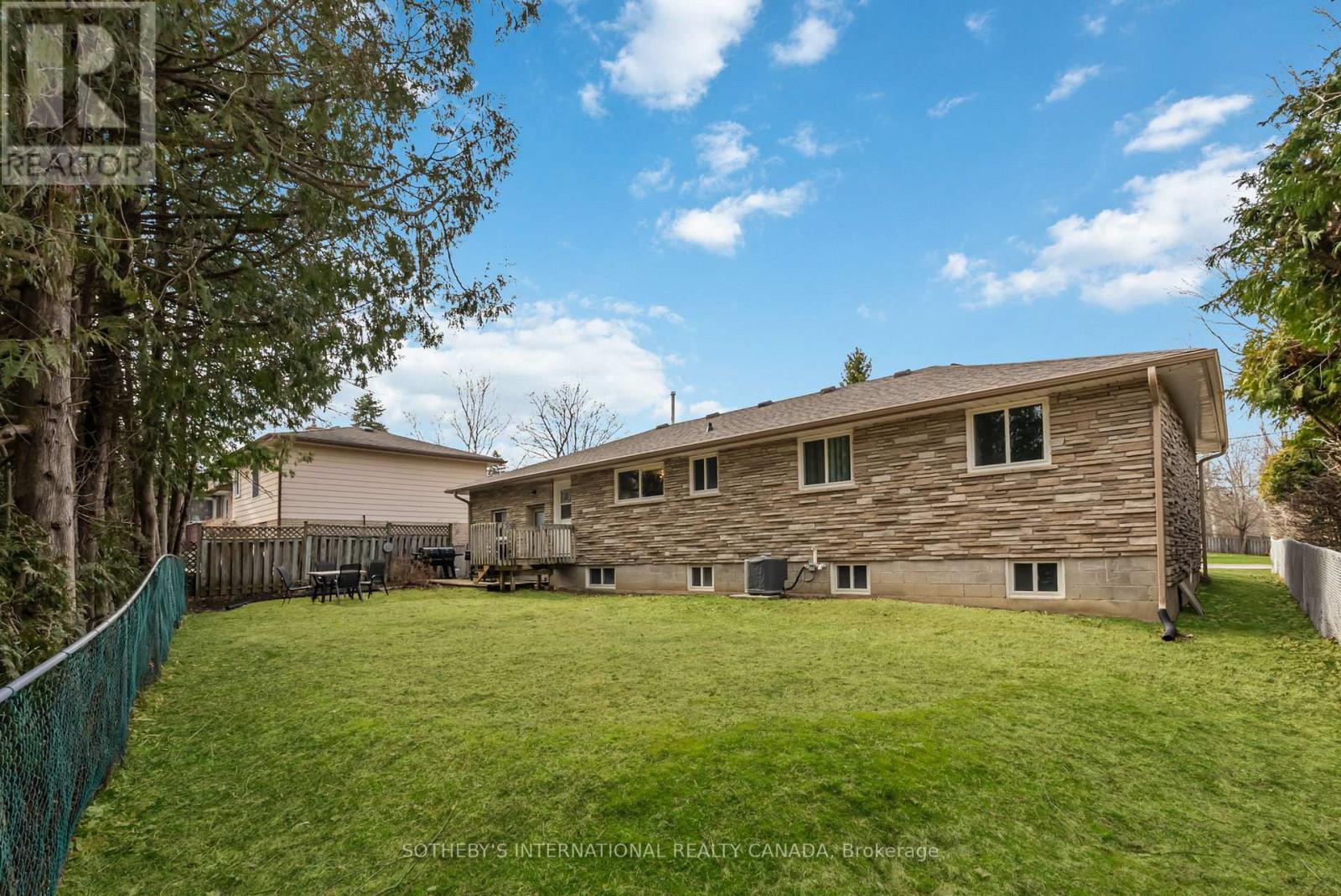 43 Northwood Road, Georgina, Ontario  L0E 1R0 - Photo 42 - N12951192