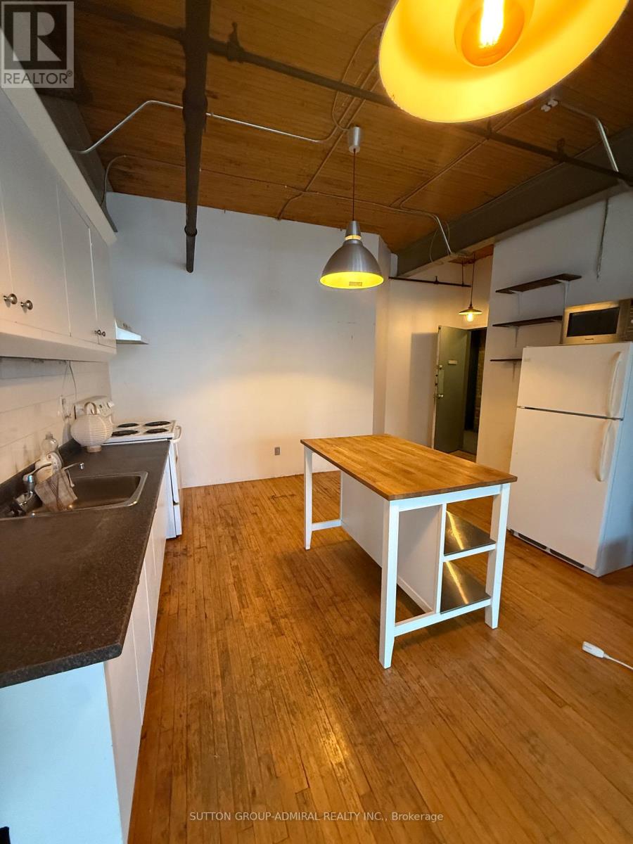 201 - 34 Noble Street, Toronto, Ontario  M6K 2C9 - Photo 6 - W12889838