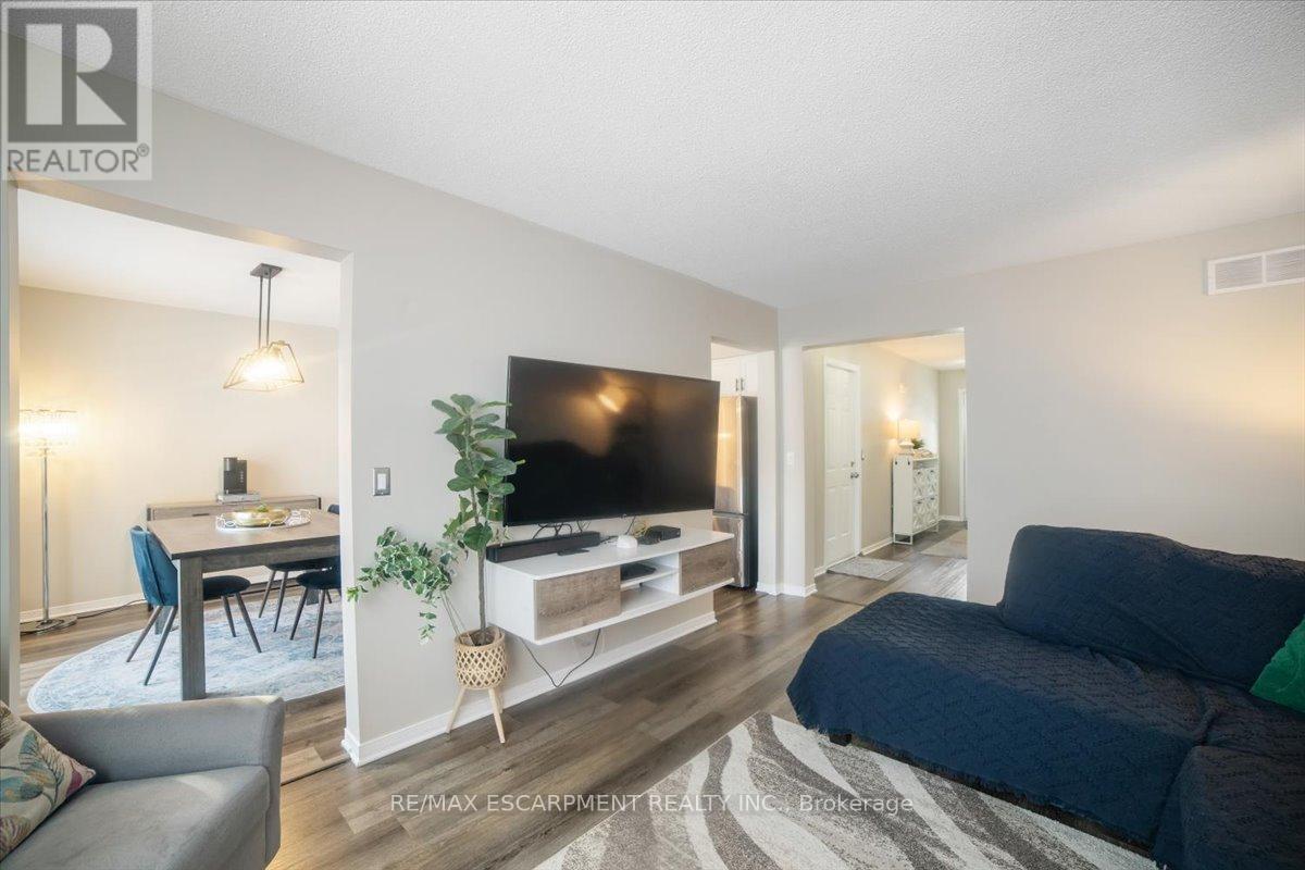 3 - 25 Meadowvale Drive, Pelham, Ontario  L0S 1E4 - Photo 4 - X12733744