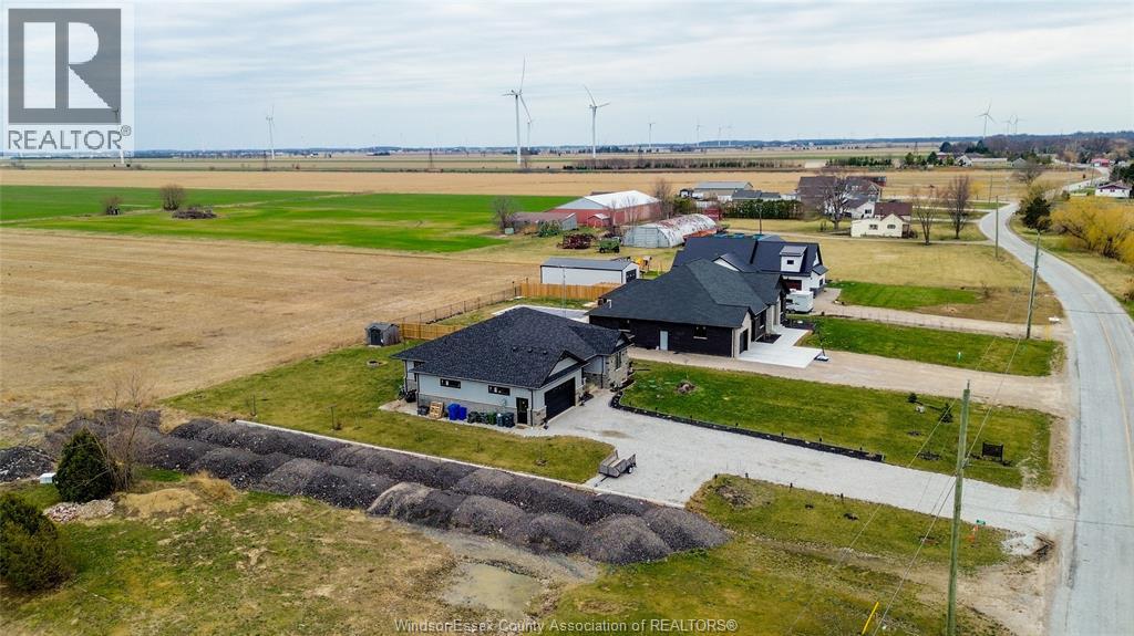 MLS# 26006989: 366 EAST RUSCOM RIVER ROAD, Lakeshore, Canada