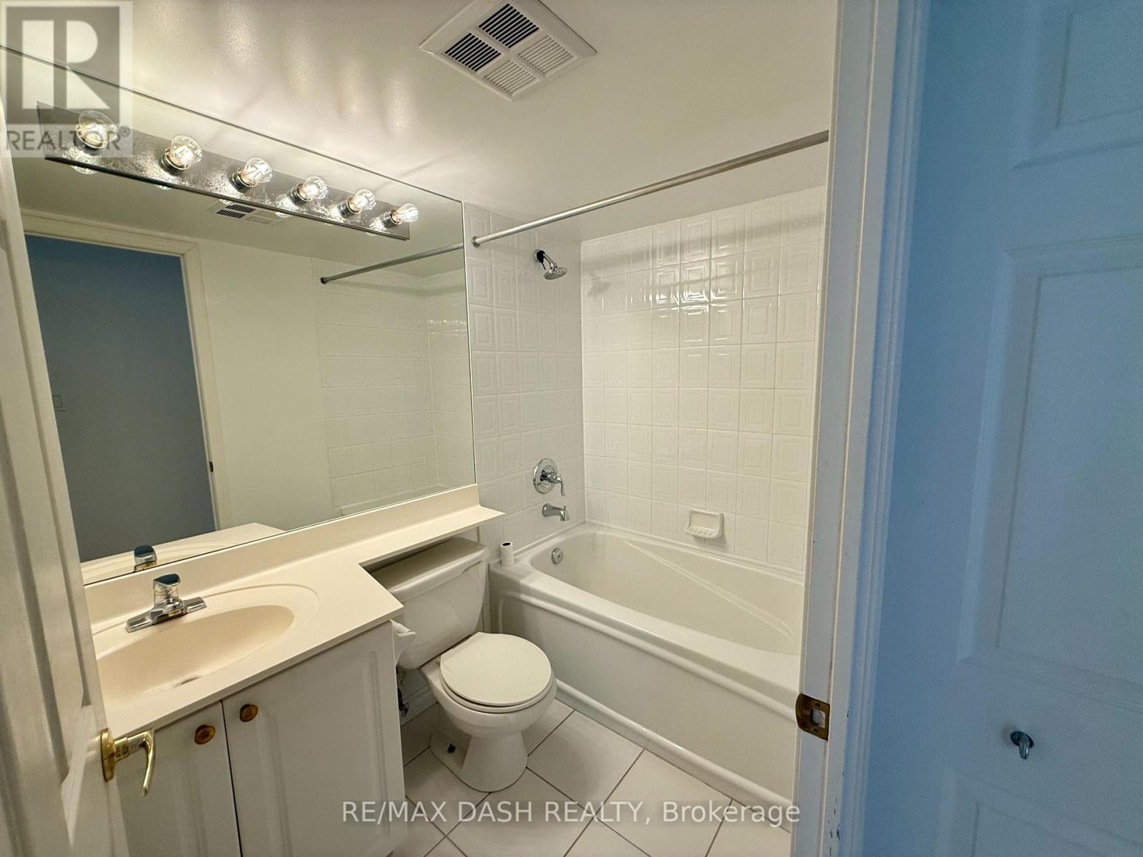 702 - 188 Redpath Avenue, Toronto, Ontario  M4P 3J2 - Photo 14 - C12953378