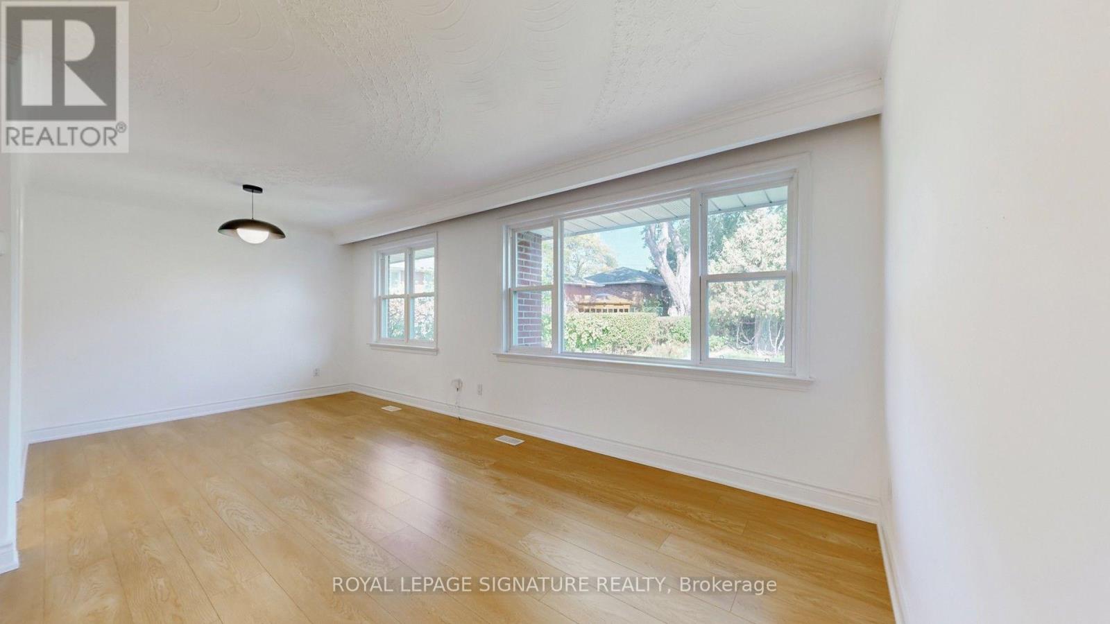 Upper - 145 Sloane Avenue, Toronto, Ontario  M4A 2B8 - Photo 10 - C12953440