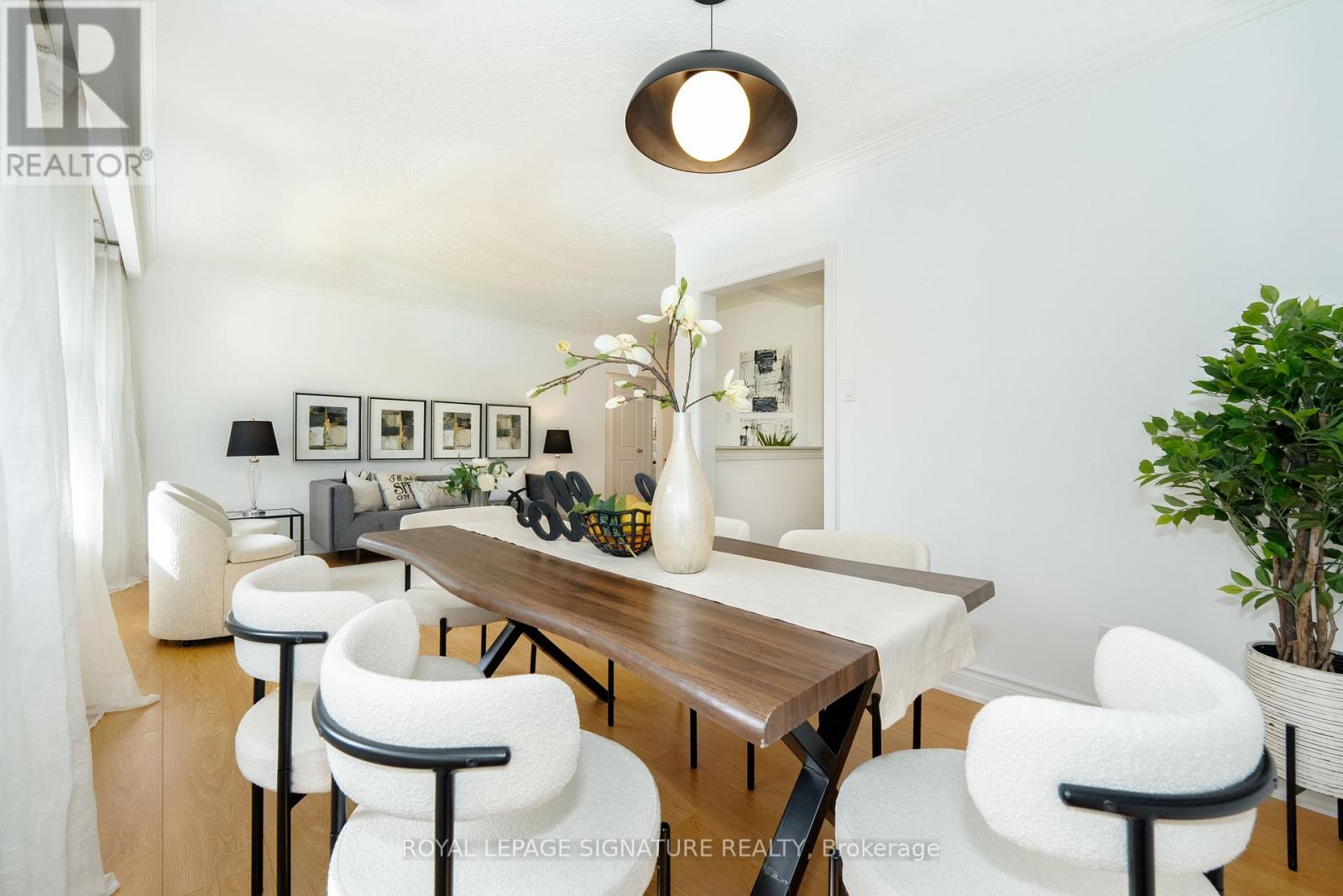 Upper - 145 Sloane Avenue, Toronto, Ontario  M4A 2B8 - Photo 12 - C12953440