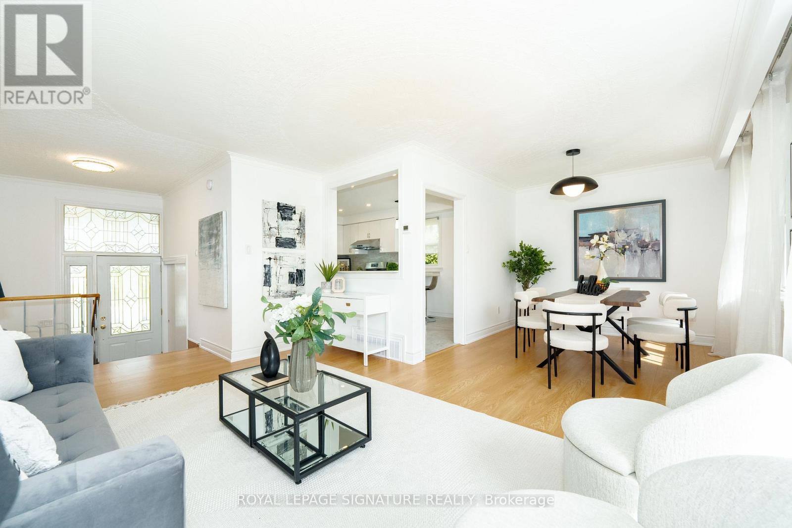 Upper - 145 Sloane Avenue, Toronto, Ontario  M4A 2B8 - Photo 8 - C12953440