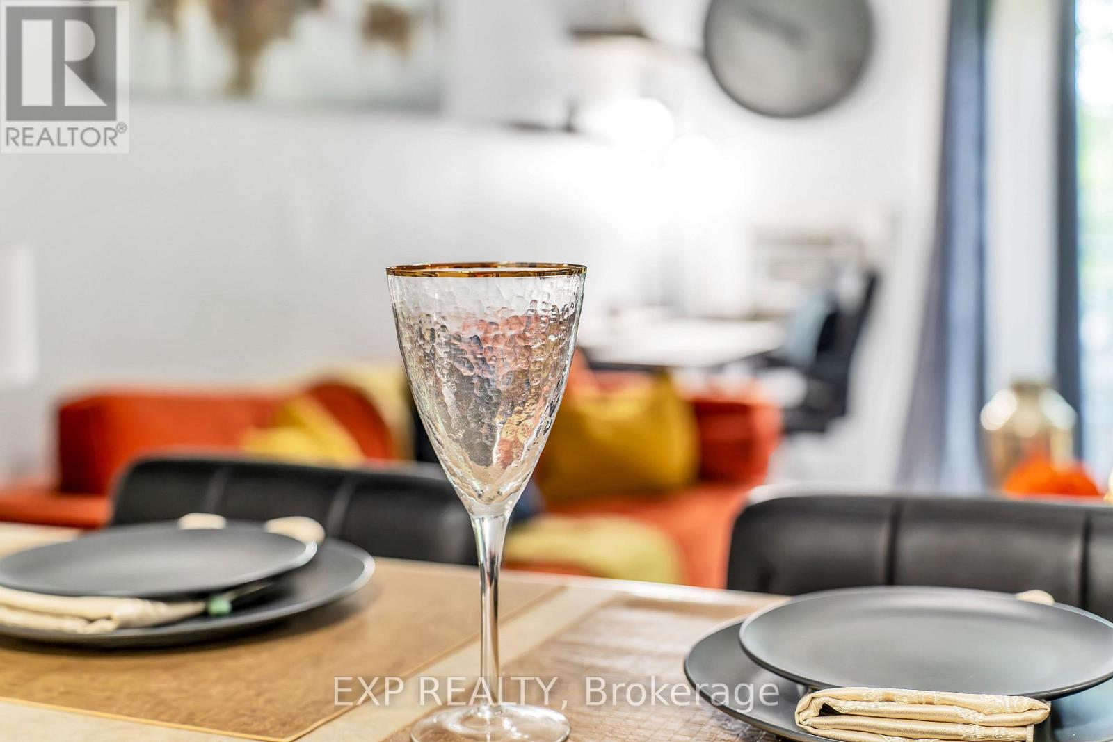 208 - 83 Aspen Springs Drive, Clarington, Ontario  L1C 5J7 - Photo 8 - E12953404