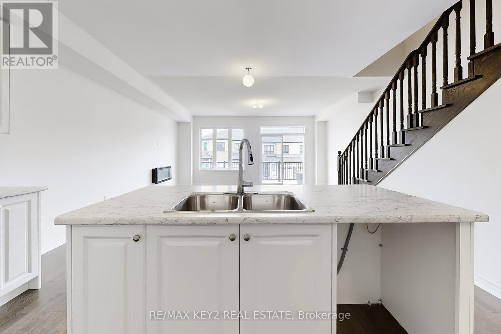 2929 Starlight Drive, Pickering, Ontario  L1X 0S1 - Photo 8 - E12953462