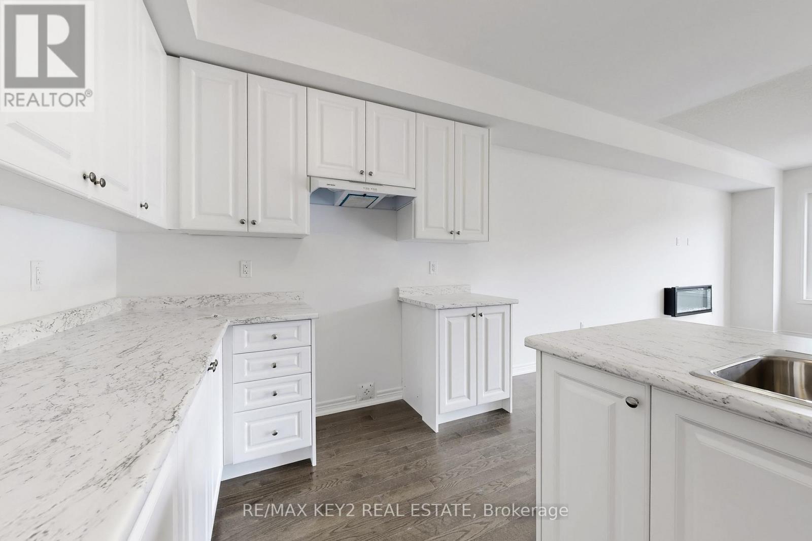 2929 Starlight Drive, Pickering, Ontario  L1X 0S1 - Photo 9 - E12953462