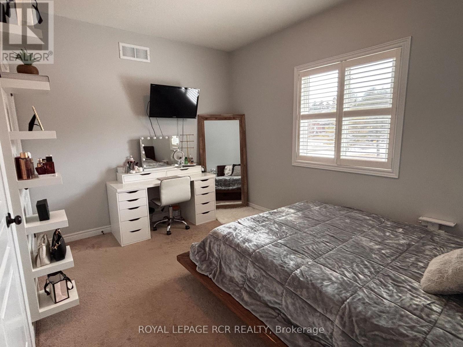 10 Fisher Drive, Adjala-Tosorontio (Everett), Ontario  L0M 1J0 - Photo 5 - N12953396