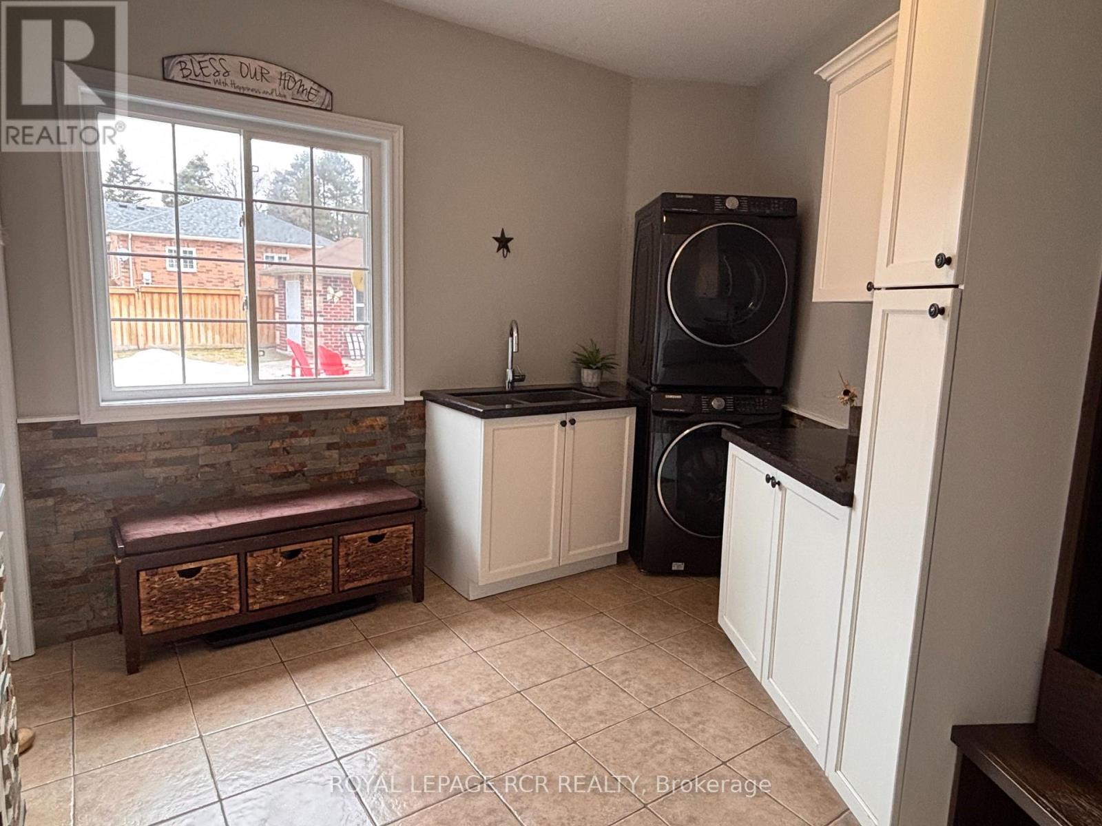 10 Fisher Drive, Adjala-Tosorontio, Ontario  L0M 1J0 - Photo 7 - N12953396