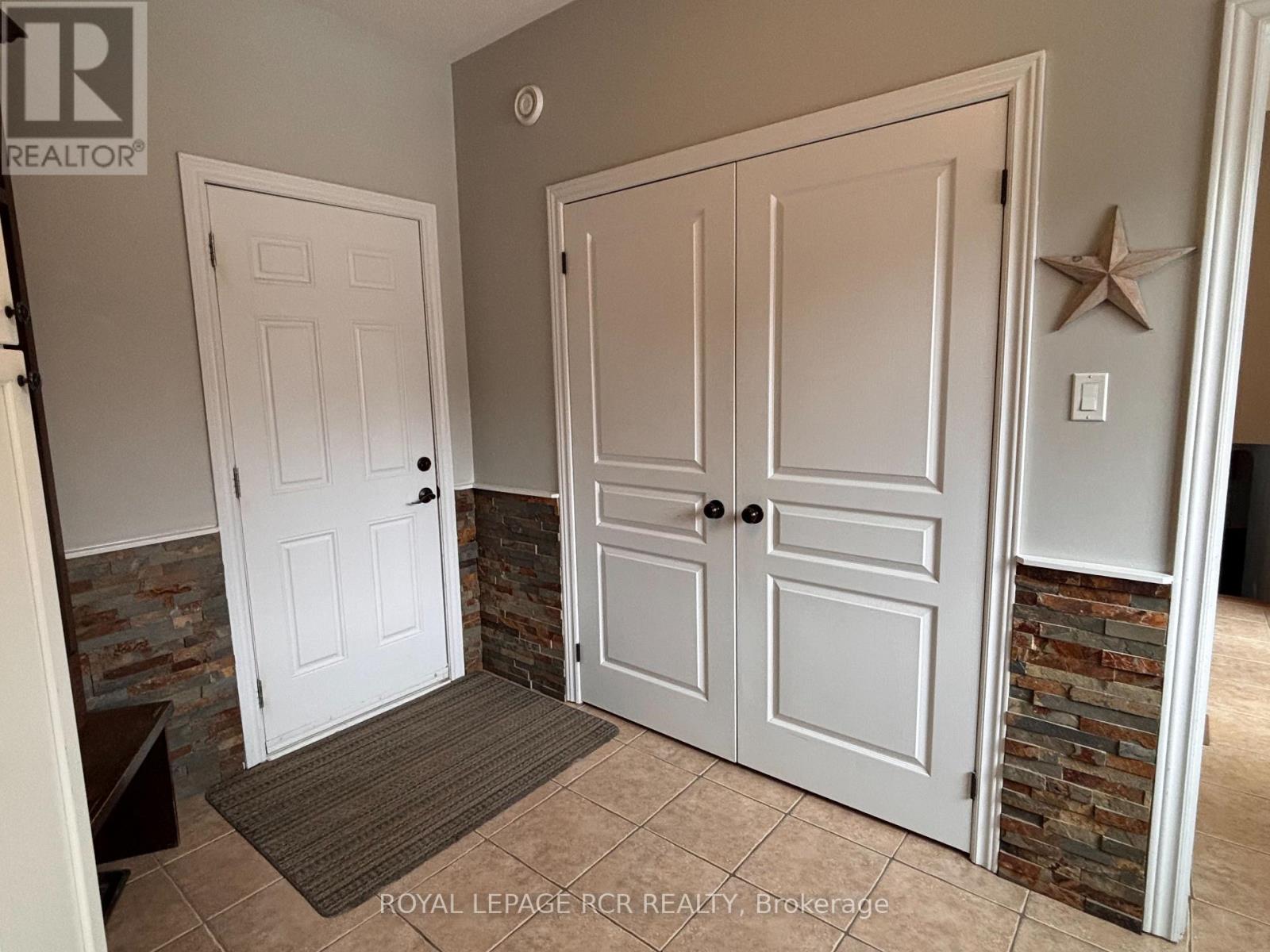 10 Fisher Drive, Adjala-Tosorontio, Ontario  L0M 1J0 - Photo 8 - N12953396