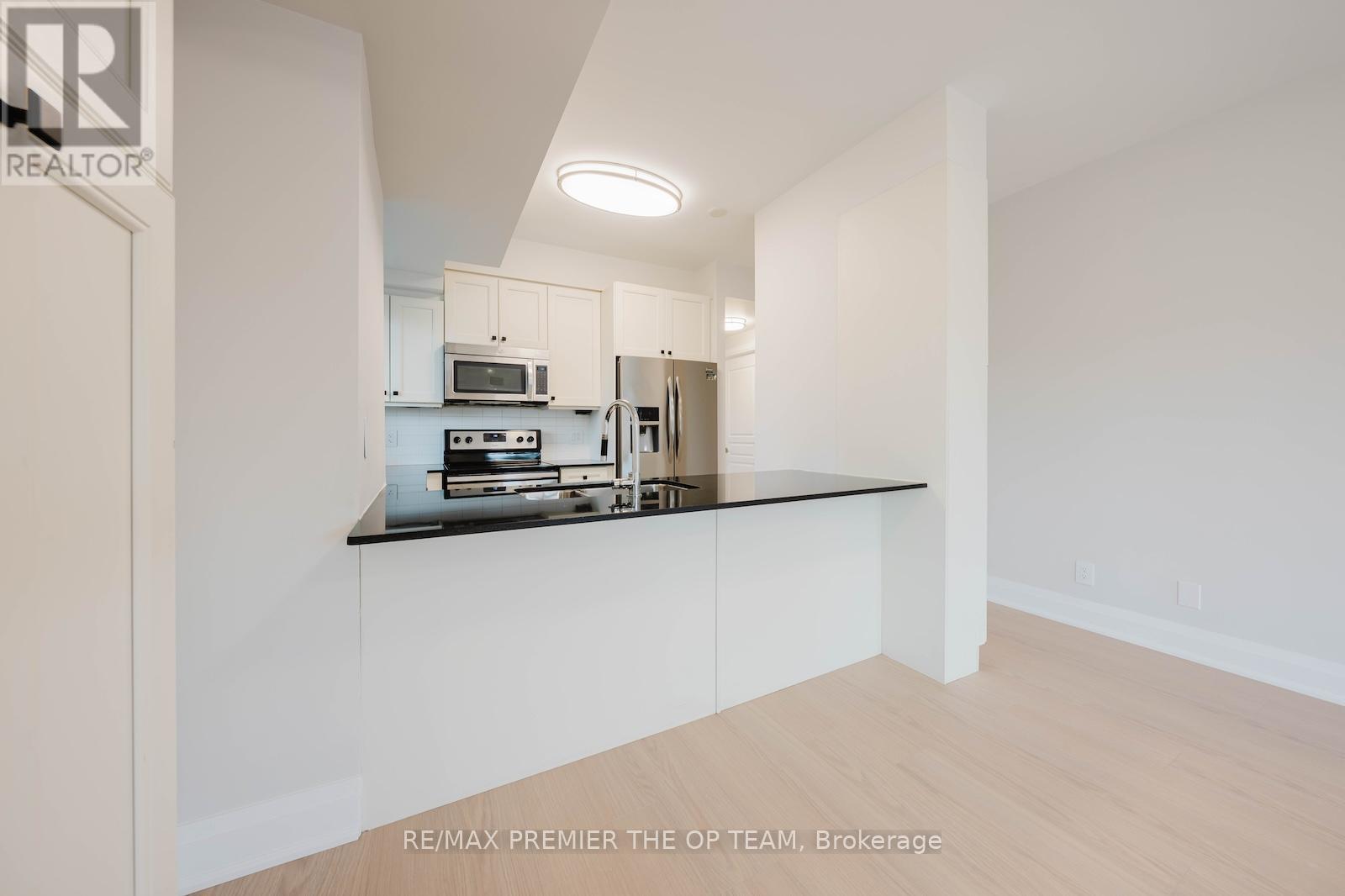 102 - 8302 Islington Avenue, Vaughan, Ontario  L4L 0E6 - Photo 10 - N12953434