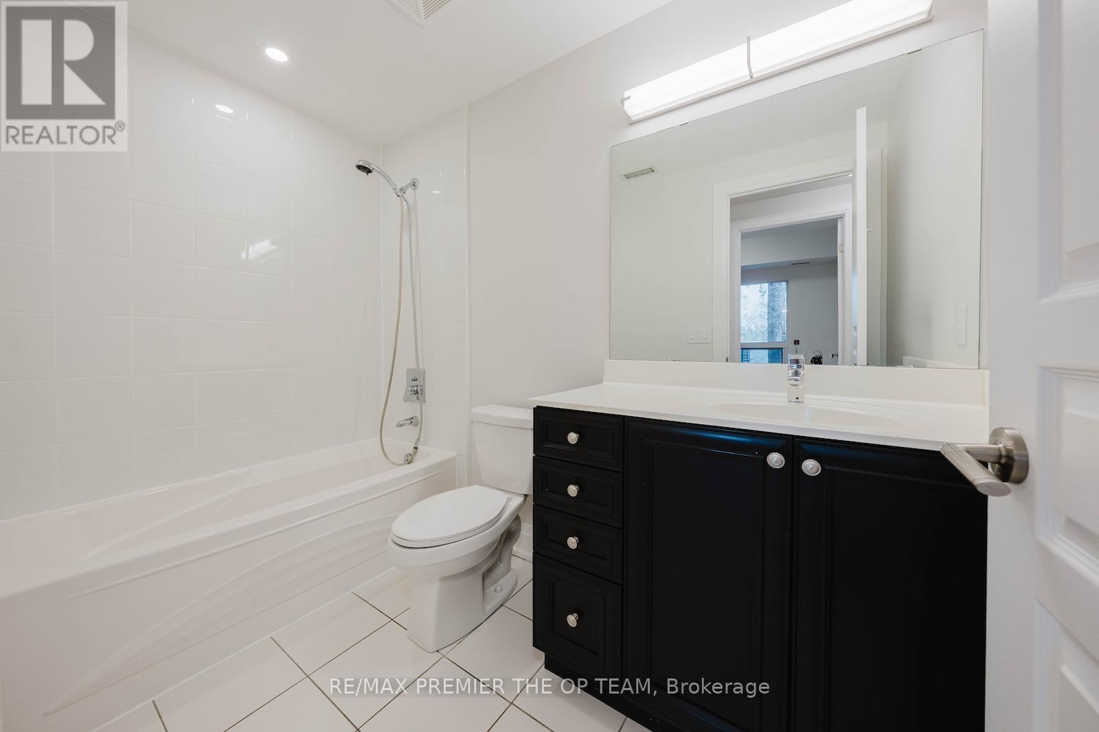 102 - 8302 Islington Avenue, Vaughan, Ontario  L4L 0E6 - Photo 25 - N12953434