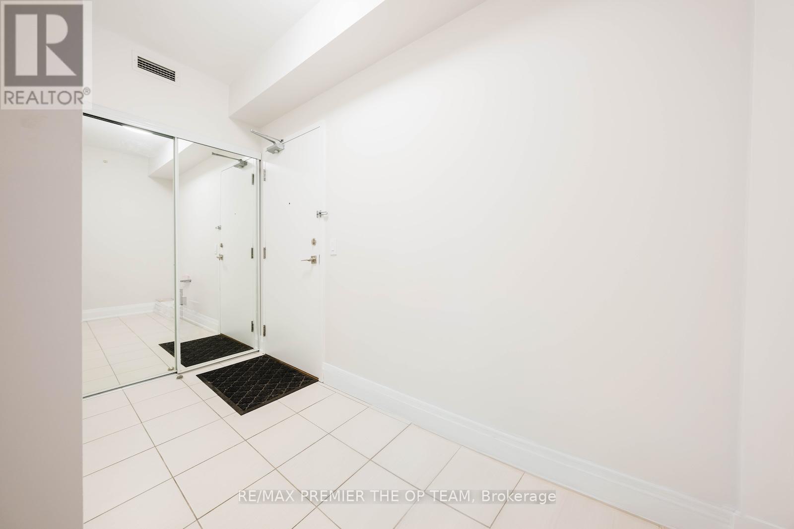 102 - 8302 Islington Avenue, Vaughan, Ontario  L4L 0E6 - Photo 8 - N12953434