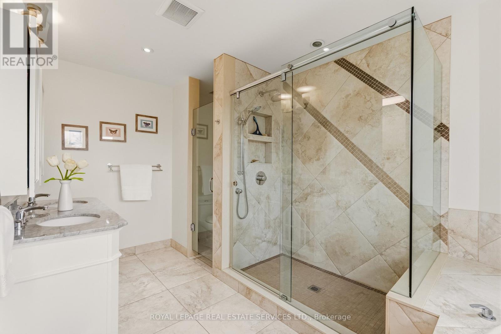 89 Timberline Trail, Aurora, Ontario  L4G 6A1 - Photo 18 - N12953460