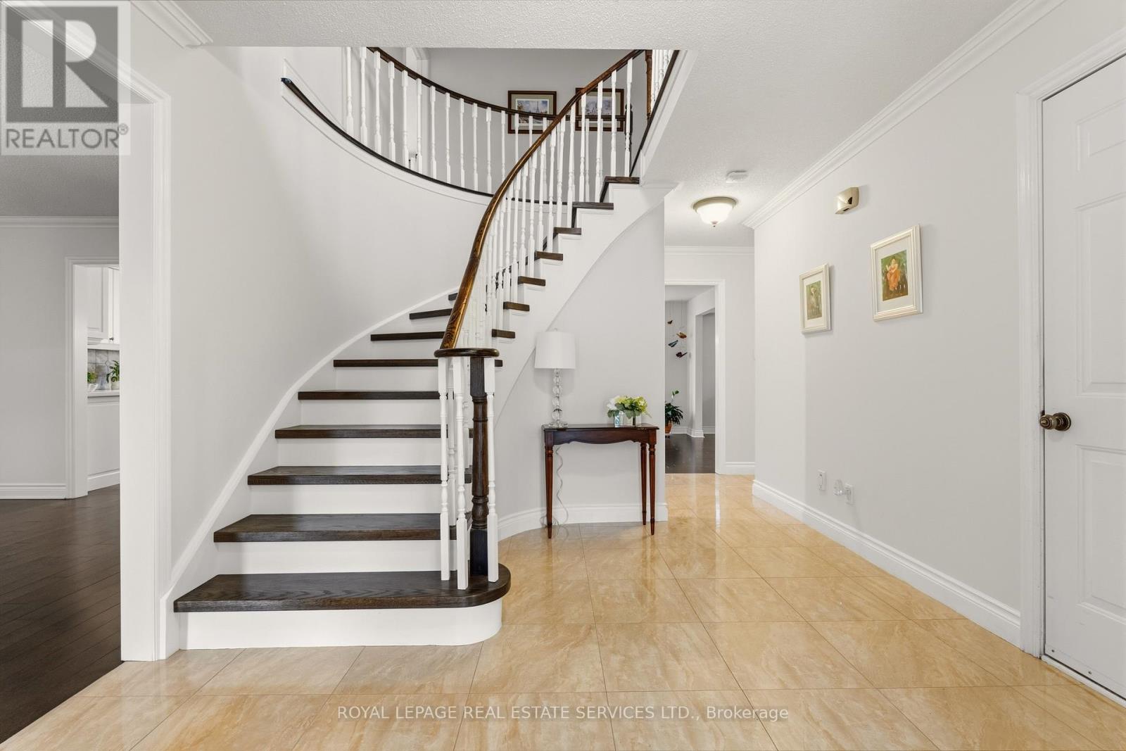 89 Timberline Trail, Aurora, Ontario  L4G 6A1 - Photo 4 - N12953460