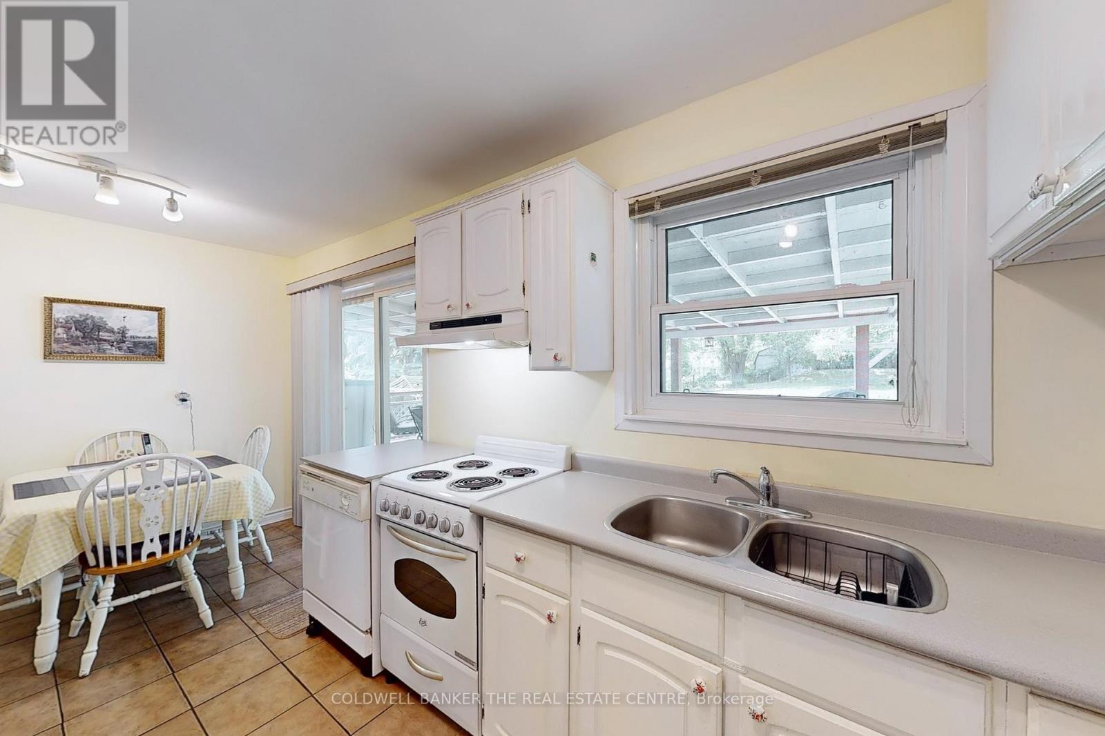 122 Valleyview Crescent W, Bradford West Gwillimbury, Ontario  L3Z 1S7 - Photo 7 - N12953488