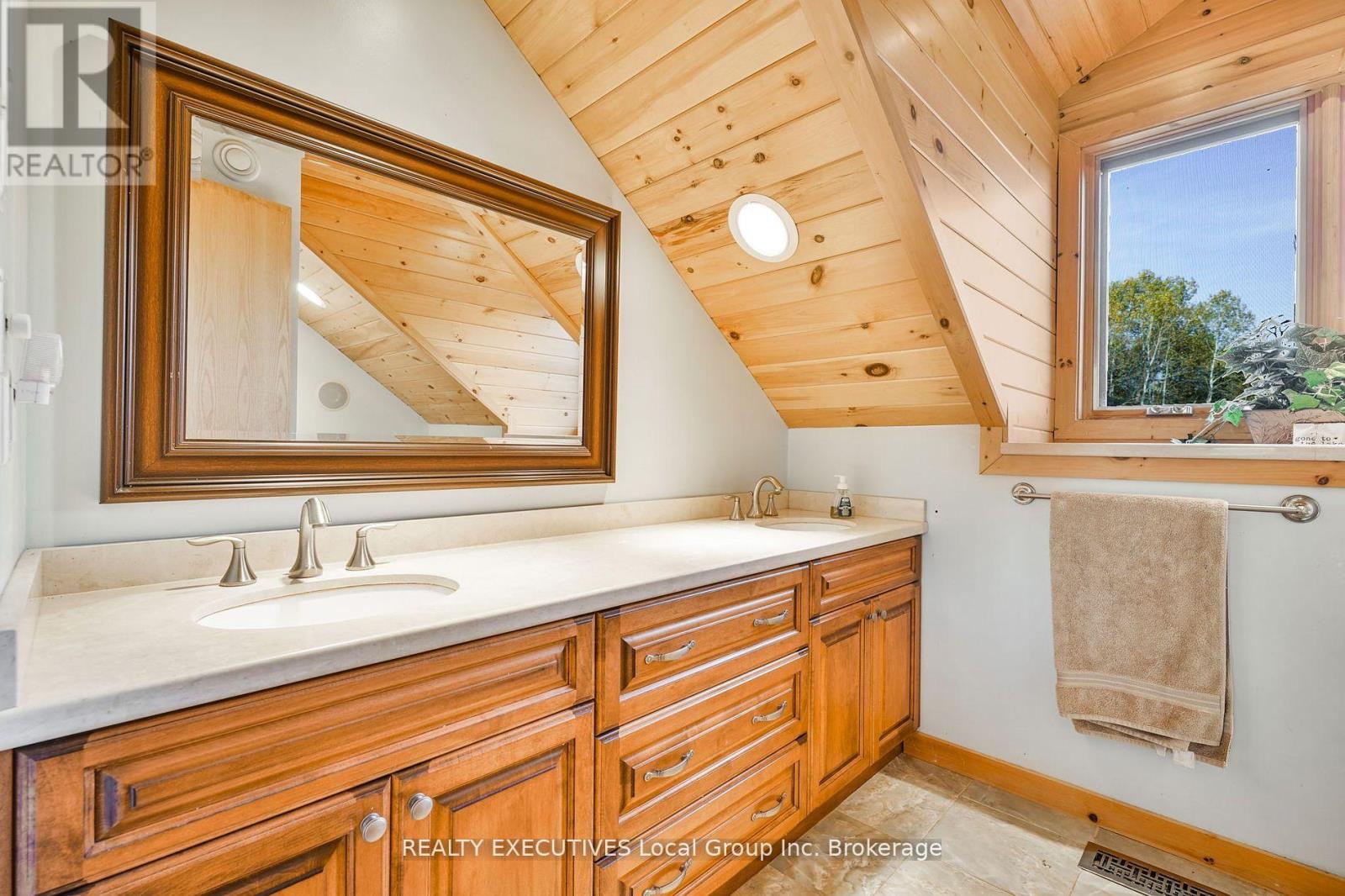 240/250 Kanichee Mine Road, Temagami, Ontario  P0H 2H0 - Photo 37 - X12953478