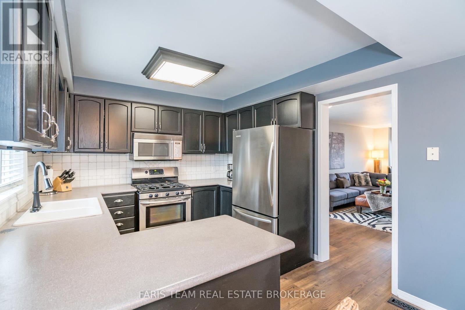 31 Etherington Crescent, Barrie (West Bayfield), Ontario  L4N 7T2 - Photo 6 - S12953454