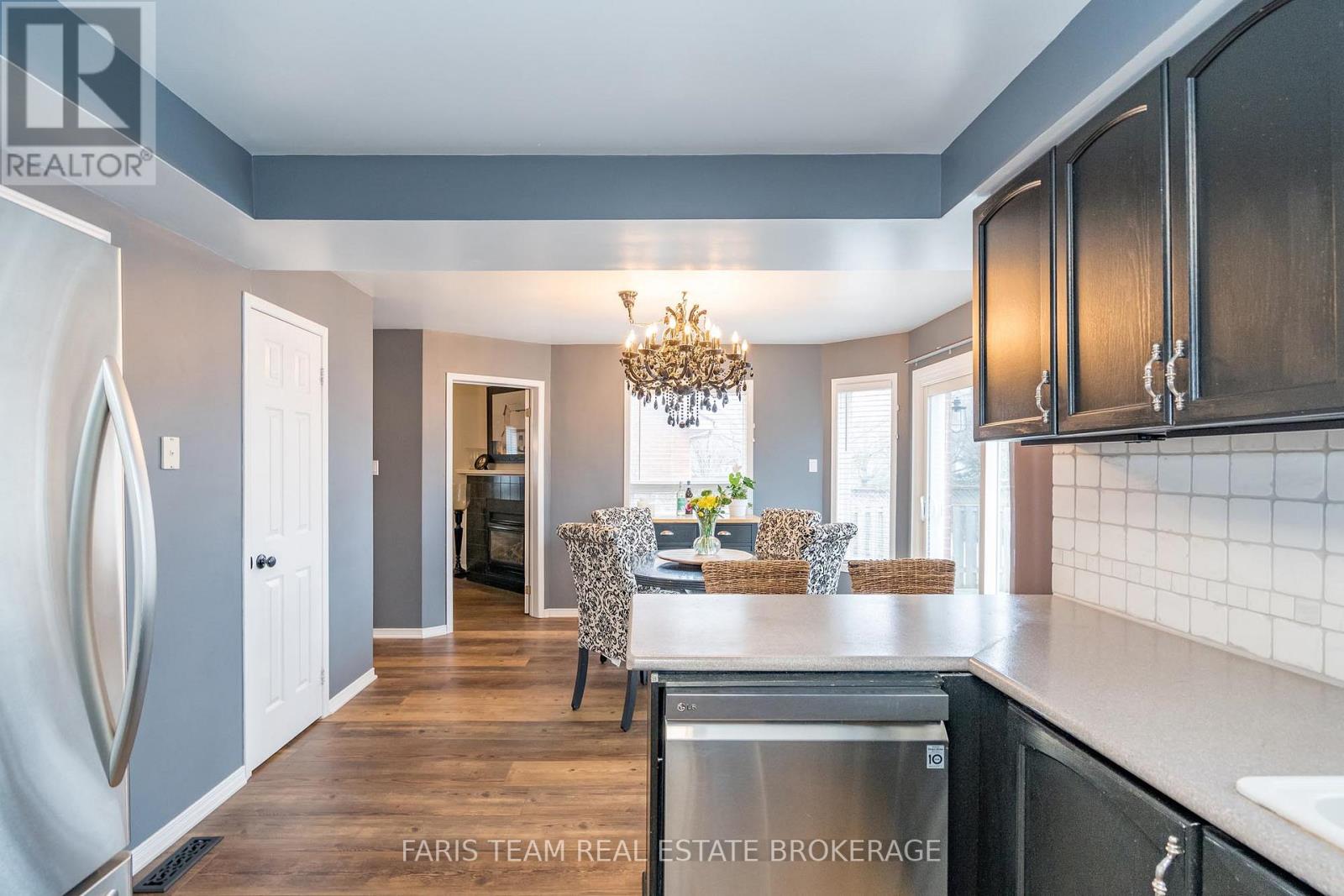 31 Etherington Crescent, Barrie (West Bayfield), Ontario  L4N 7T2 - Photo 8 - S12953454