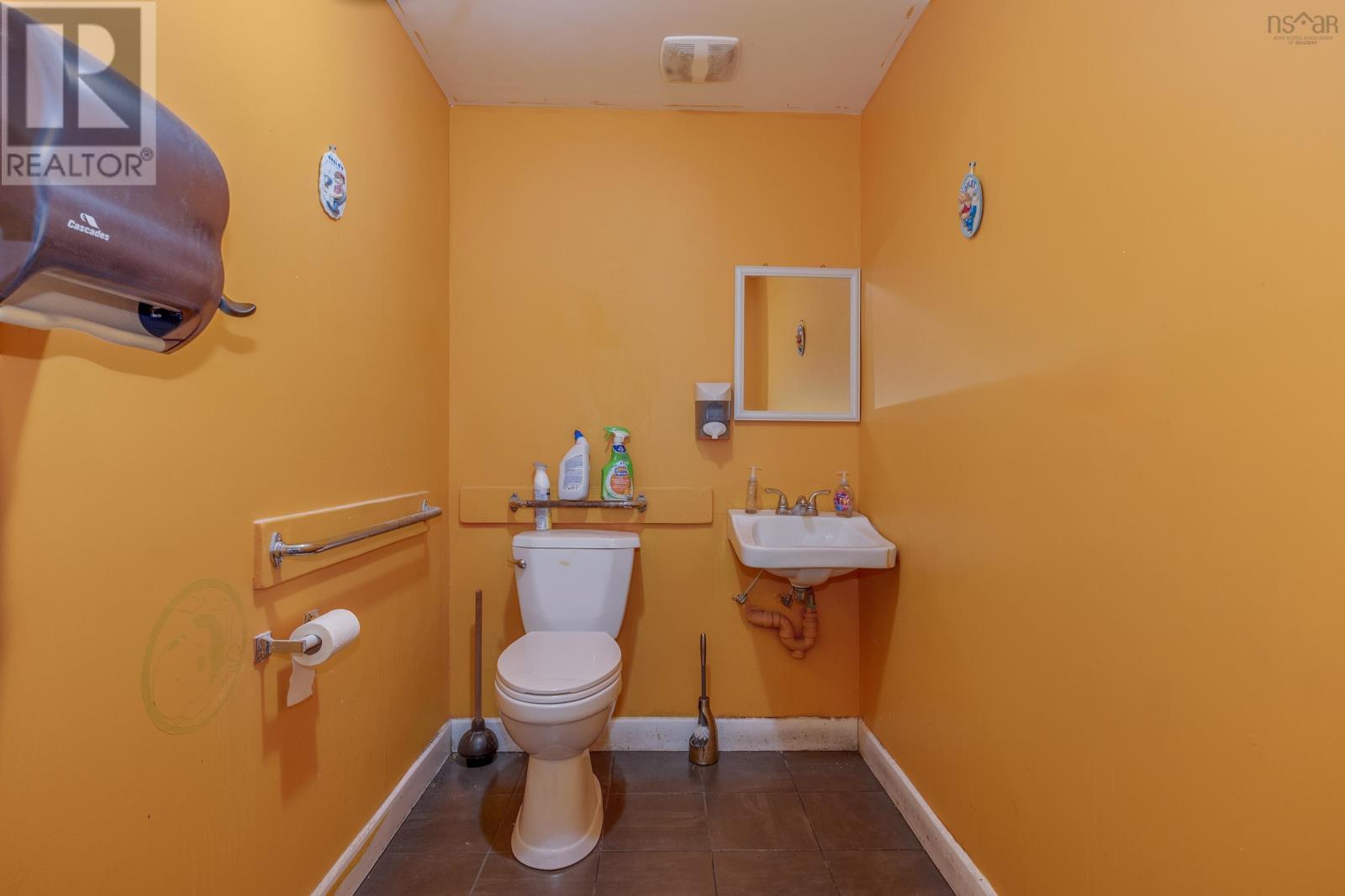 1075 Queen Street, Halifax Peninsula, Nova Scotia  B3H 2R8 - Photo 13 - 202601156