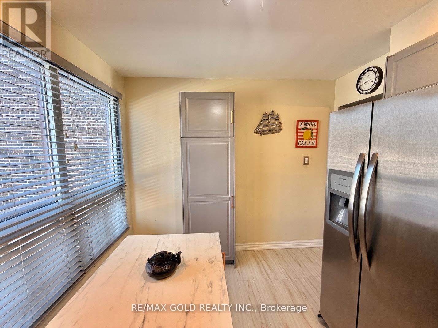 26 - 7707 Darcel Avenue, Mississauga (Malton), Ontario  L4T 3W9 - Photo 12 - W12953368