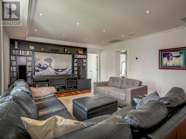 2065 Dundas Street W, Toronto, Ontario  M6R 1W8 - Photo 16 - W12953376