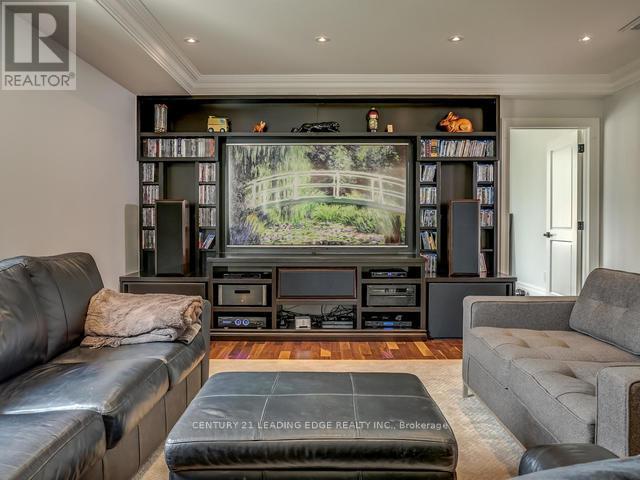 2065 Dundas Street W, Toronto, Ontario  M6R 1W8 - Photo 19 - W12953376